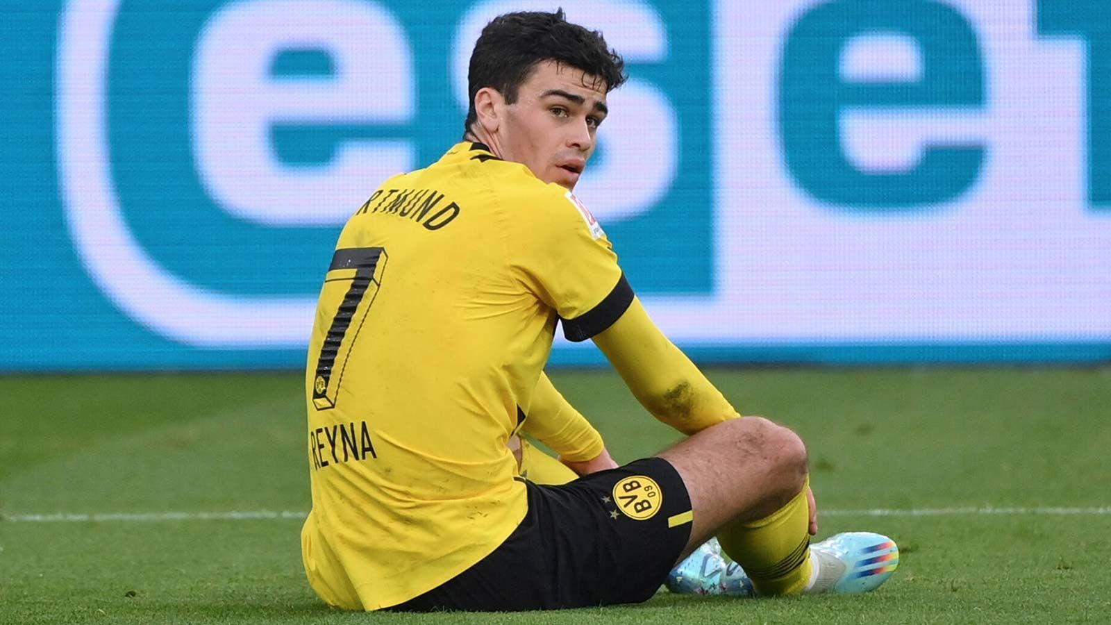 
                <strong>4. Einwechselspieler: Giovanni Reyna</strong><br>
                Kommt gut 20 Minuten vor dem Ende für den überragenden Adeyemi. Bleibt danach ohne bedeutende Szene. ran-Note: 3
              