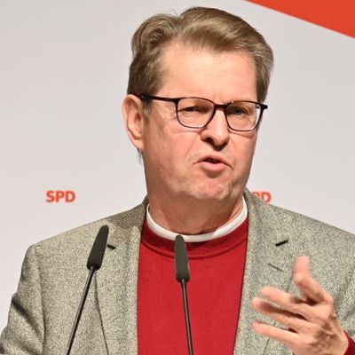 7. Dezember 2024, Neumünster: Ralf Stegner (SPD) bei der Landeswahlkonferenz der SPD Schleswig-Holstein