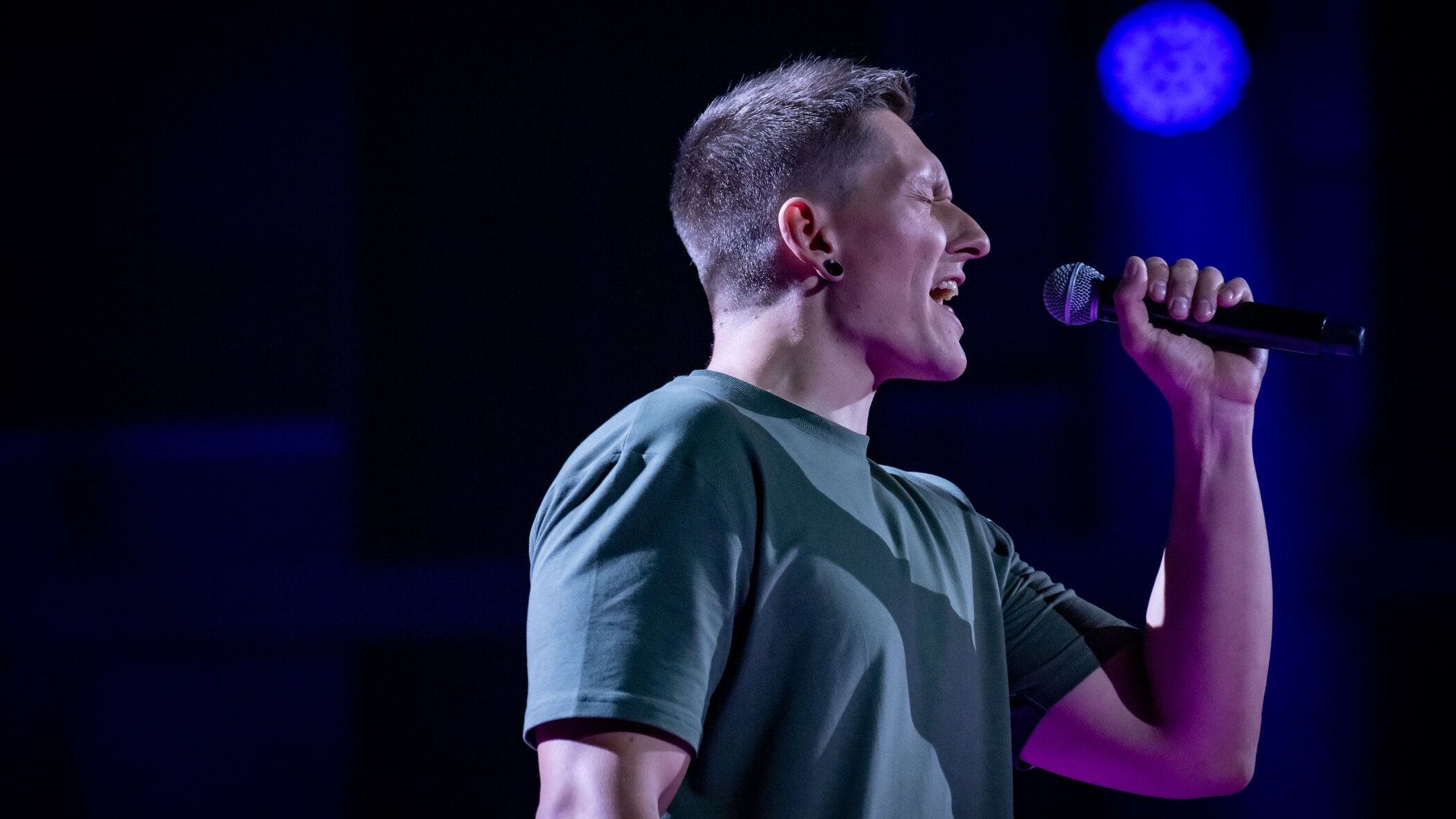 Raphael Merlin (30) aus der Nähe von Villach in Kärnten singt "Best Of You" von Foo Fighters - "Ich bin wie eine menschliche Jukebox: wenn ich nicht selbst singe, dann läuft Musik in meinem Kopf."