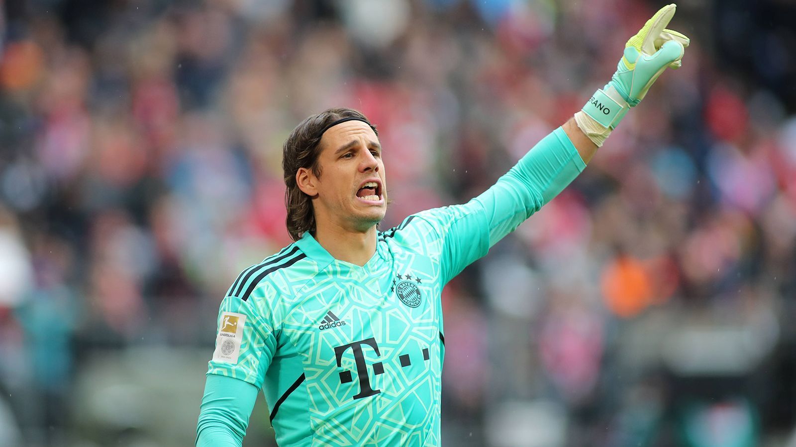 
                <strong>Yann Sommer </strong><br>
                An diesem Nachmittag lange Zeit der bestbezahlte Arbeitslose Münchens. Zeigt in Hoffenheims stärkster Phase rund um die Halbzeit wieder einige sorglose Aktionen. Hätte den Freistoß der Gäste zum 1:1 auch ohne weitere 10 Zentimeter Körperlänge halten können. ran-Note: 3
              