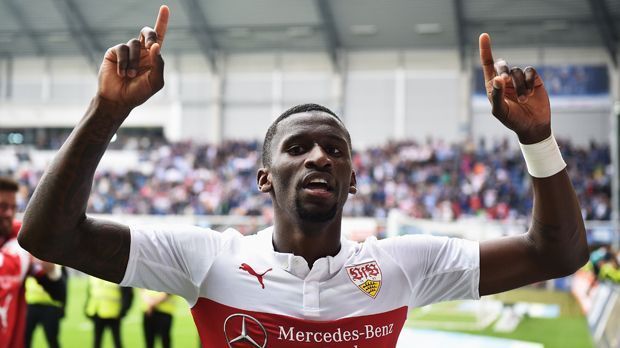 
                <strong>Platz 4: VfB Stuttgart (sieben Debütanten)</strong><br>
                Platz 4: VfB Stuttgart (sieben Debütanten). Mario Gomez, Christian Träsch, Sami Khedira, Cacau, Serdar Tasci, Roberto Hilbert und Antonio Rüdiger wurden zu ihren Stuttgarter Zeiten von Joachim Löw nominiert und eingesetzt.
              