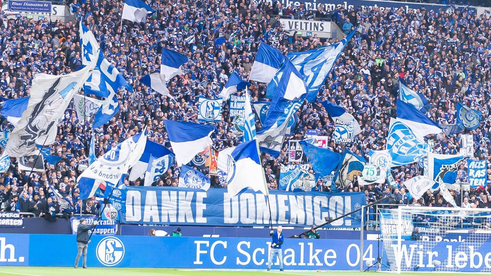 
                <strong>FC Schalke 04: So lief Spiel 1 nach Tedesco</strong><br>
                Für Ex-Coach Domenico Tedesco, der Schalke im Vorjahr auf Platz 2 führte, gab es hingegen Dankesworte.
              