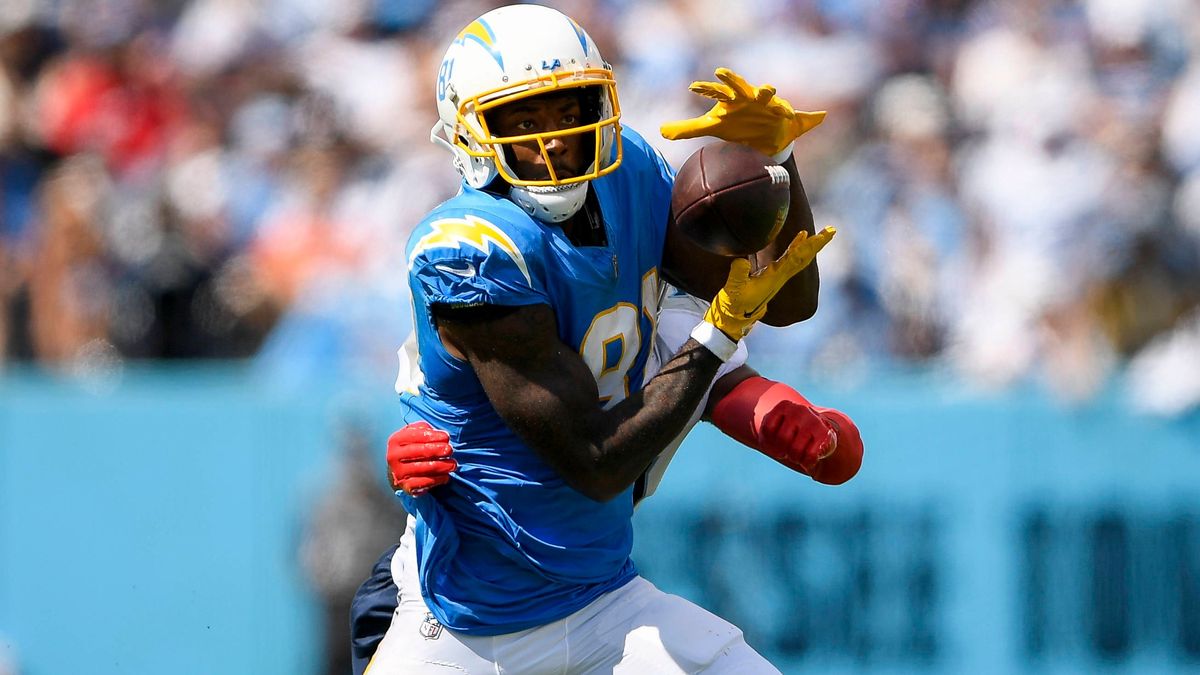 September 17, 2023: Los Angeles Chargers wide receiver Mike Williams (81) makes a catch against the Tennessee Titans during the second half of an NFL, American Football Herren, USA game between the...