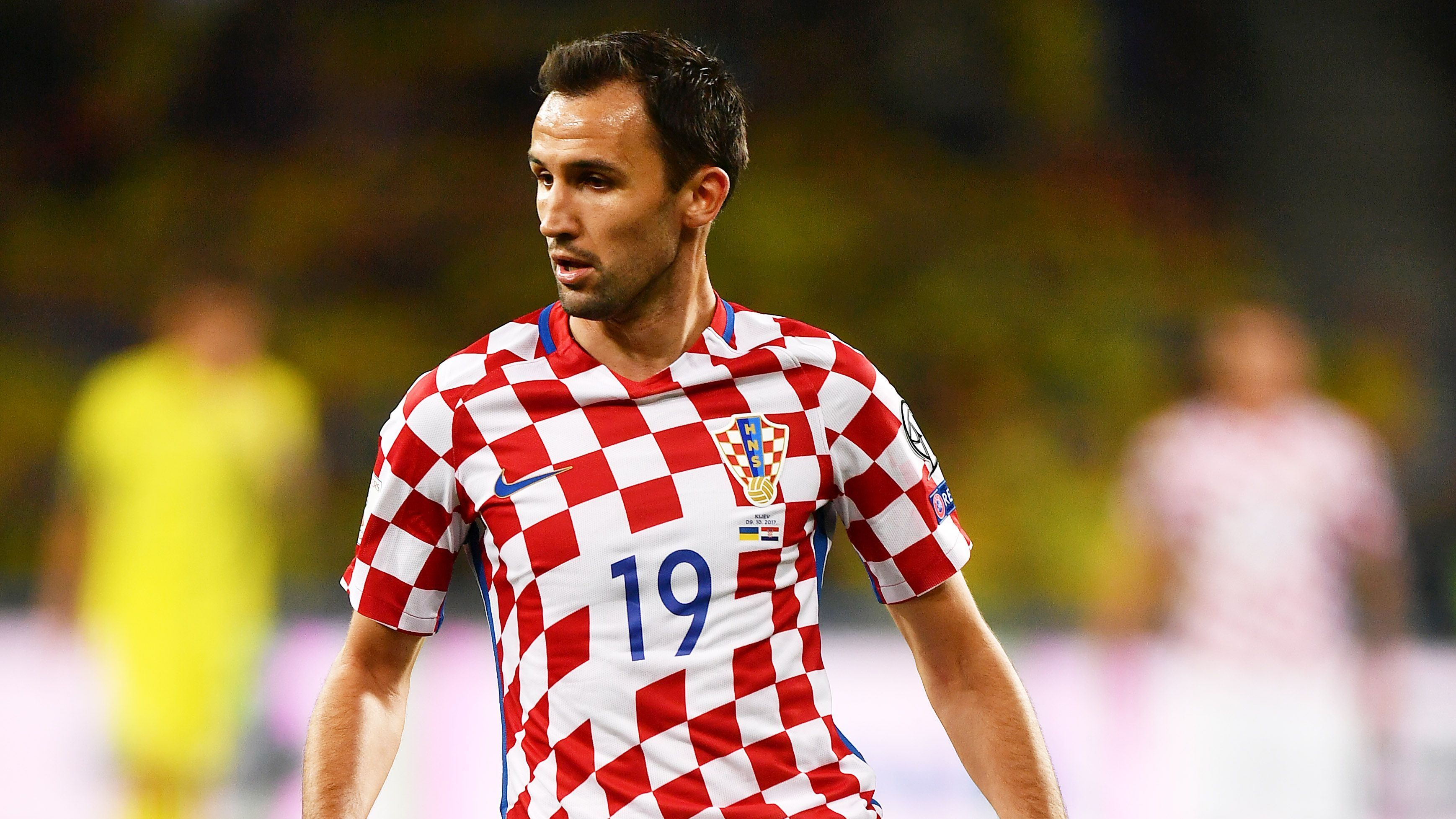 
                <strong>Milan Badelj</strong><br>
                Aktuelles Team (bis zum 30.06.2018): AC FlorenzNation: KroatienPosition: Defensives MittelfeldAlter: 29
              