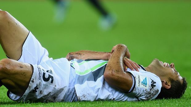 
                <strong>Alvaro Dominguez (Borussia Mönchengladbach)</strong><br>
                Alvaro Dominguez (Borussia Mönchengladbach): Nach langanhaltenden Rückenbeschwerden hat sich der Verteidiger nun einer Operation unterzogen. Der Spanier wird dieses Jahr ebenfalls nicht mehr spielen können.
              