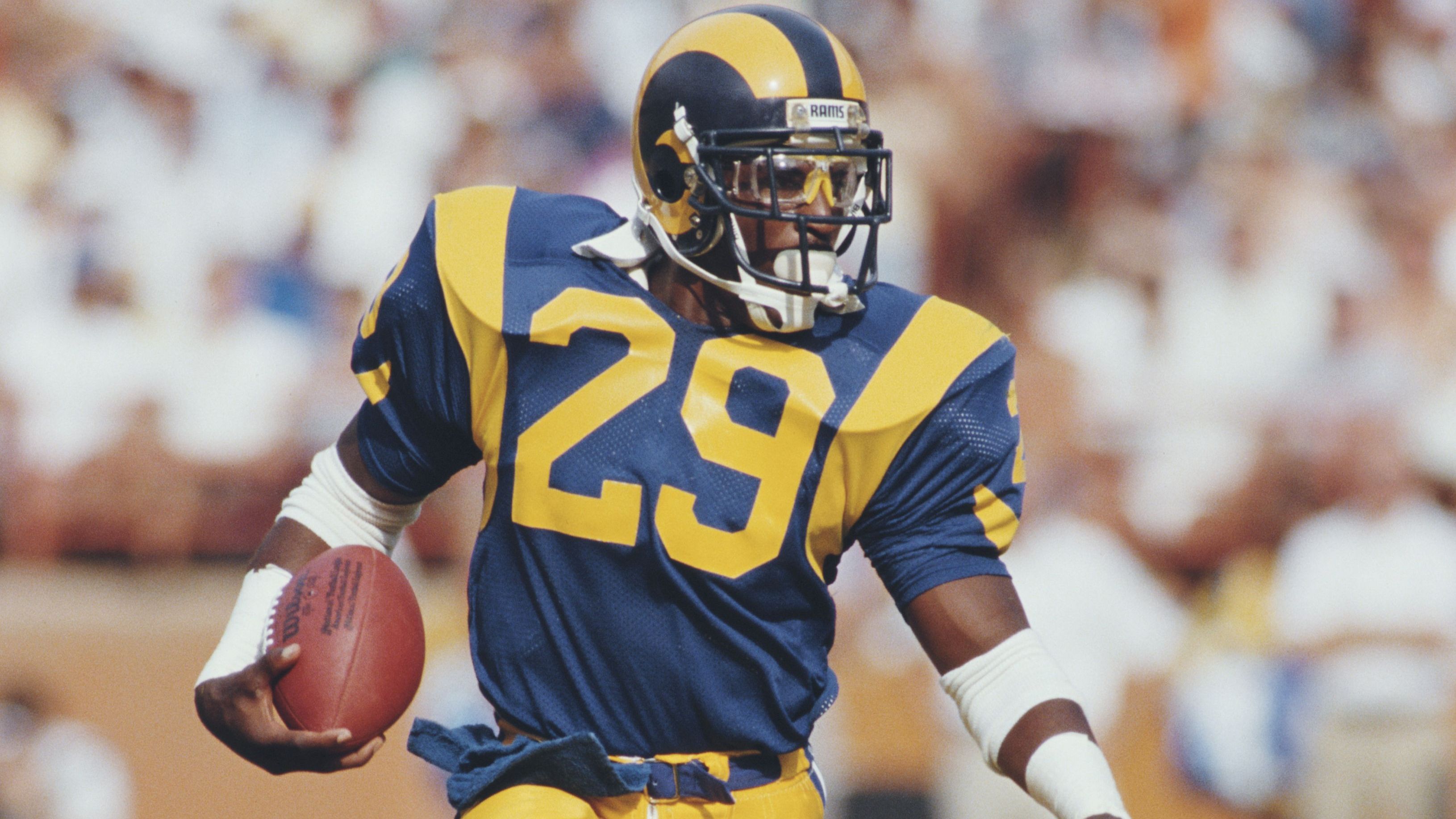 <strong>29: Eric Dickerson</strong><br>Teams: Los Angeles Rams, Indianapolis Colts, Los Angeles Raiders, Atlanta Falcons<br> <strong></strong>Position: Running Back<br>Erfolge: Pro Football Hall of Famer, 1986 NFL Offensive Player of the Year<br>Honorable Mention: Earl Thomas