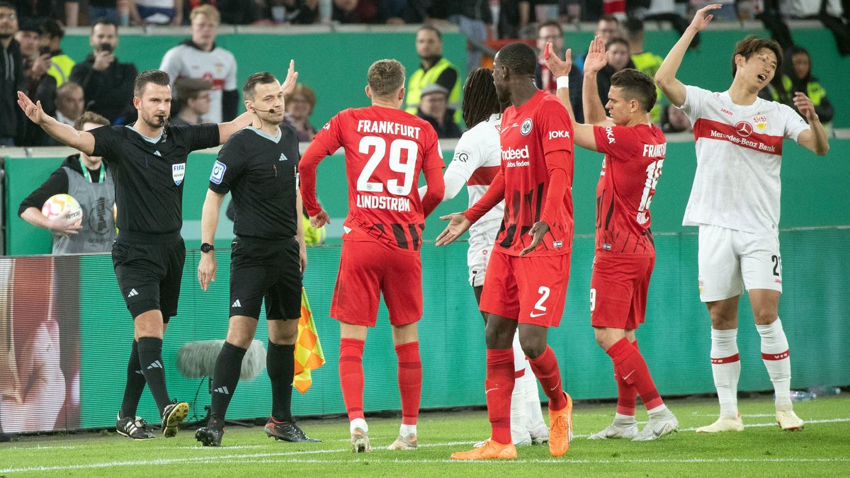 Handspiel-Ärger für Stuttgart! Schiri Schlager erklärt Entscheidung gegen Elfmeter