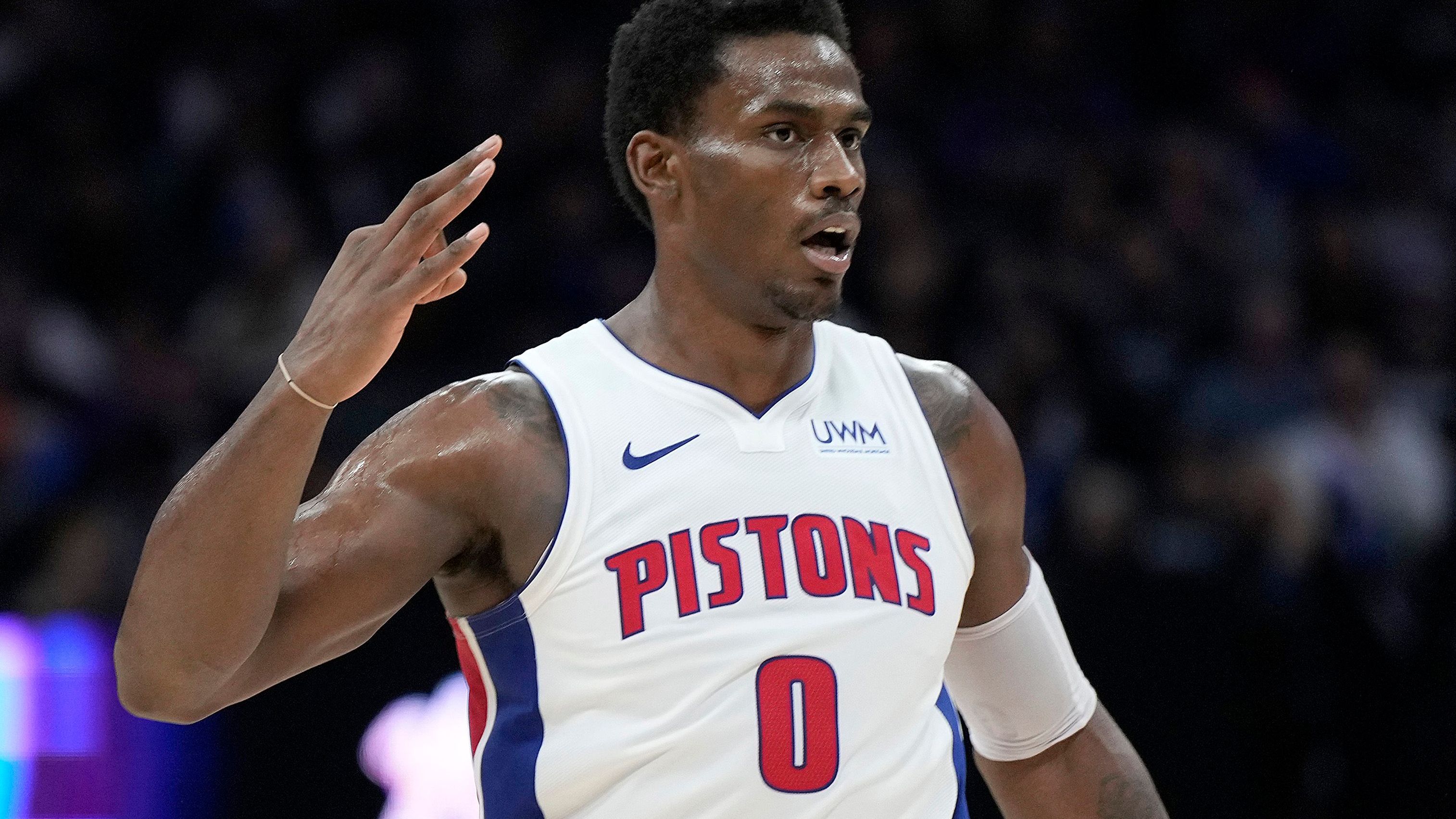 <strong>30. Detroit Pistons (zuvor Rang 30, 8:43)</strong> <br>Bogdanovic und Burks sind weg. Damit verlieren die Pistons zwei Routiniers und Mentoren. Im Gegenzug erhielten die Pistons unter anderem Quentin Grimes aus New York. Die Pistons sind weiterhin das mieseste Team der Liga. Aber: Zuletzt gab es erst zum zweiten Mal in dieser Spielzeit zwei Siege in Folge: bei den Kings und in Portland.