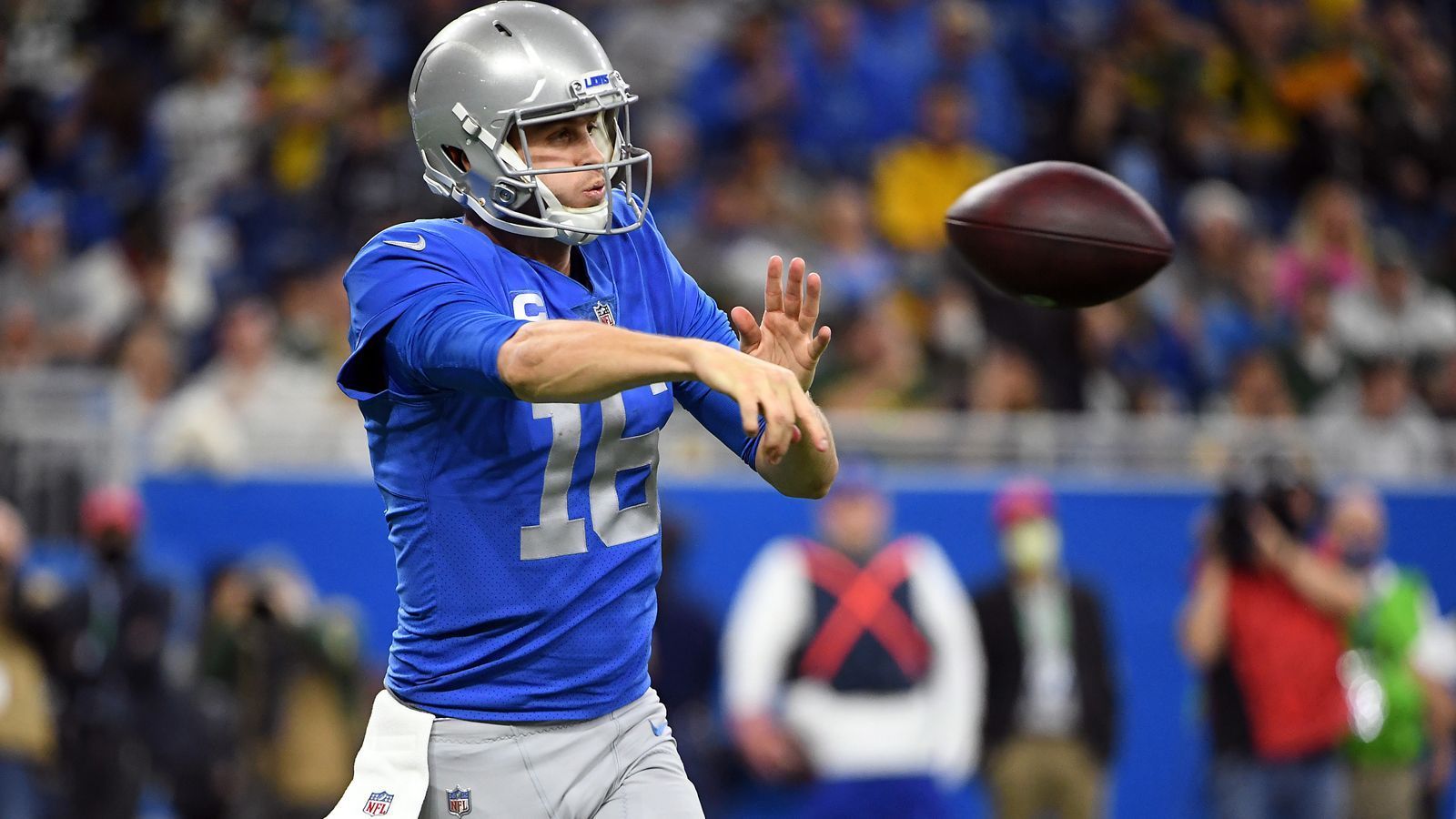 <strong>Detroit Lions</strong><br>
                • Starter: Jared Goff (im Bild)<br>• Backup: Hendon Hooker