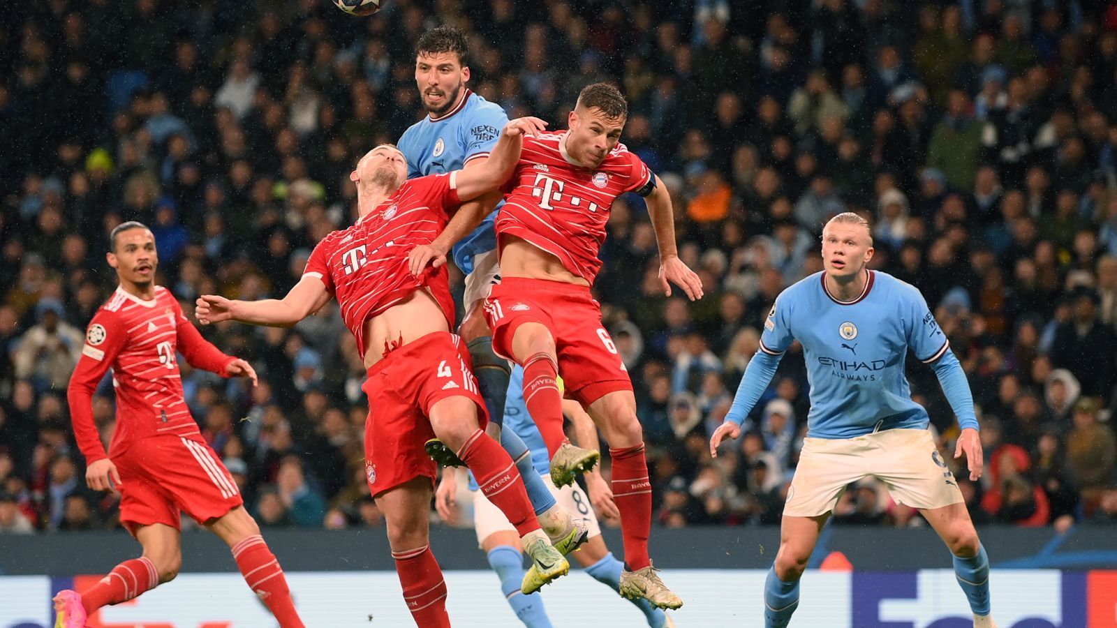 
                <strong>Ruben Dias (Manchester City)</strong><br>
                Da Stones bei Ballbesitz etwas vorgezogen spielt, meist alleiniger Impulsgeber im Spielaufbau. Macht seinen Job wie gewohnt tadellos. Blockt beim Stand von 0:0 einen wuchtigen Musiala-Schuss, den Ederson wohl nicht erreicht hätte. ran-Note: 2
              