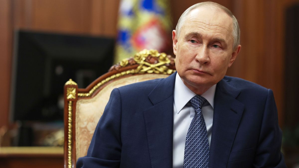 Eine mutmaßliche Tochter von Kreml-Herrscher Wladimir Putin rechnet mit ihrem Vater ab.
