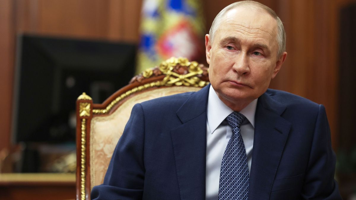 Eine mutmaßliche Tochter von Kreml-Herrscher Wladimir Putin rechnet mit ihrem Vater ab.