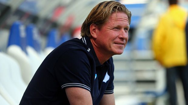 
                <strong>Markus Gisdol (1899 Hoffenheim)</strong><br>
                Markus Gisdol (1899 Hoffenheim): Bei den Kraichgauern ging es in puncto Trainerwechsel in der laufenden Saison schon richtig rund. Hoffenheim ging mit dem langjährigen Erfolgscoach Gisdol in die Saison, doch Ende Oktober zogen die Vereinsbosse aufgrund ausbleibender Ergebnisse endgültig die Reißleine. 
              