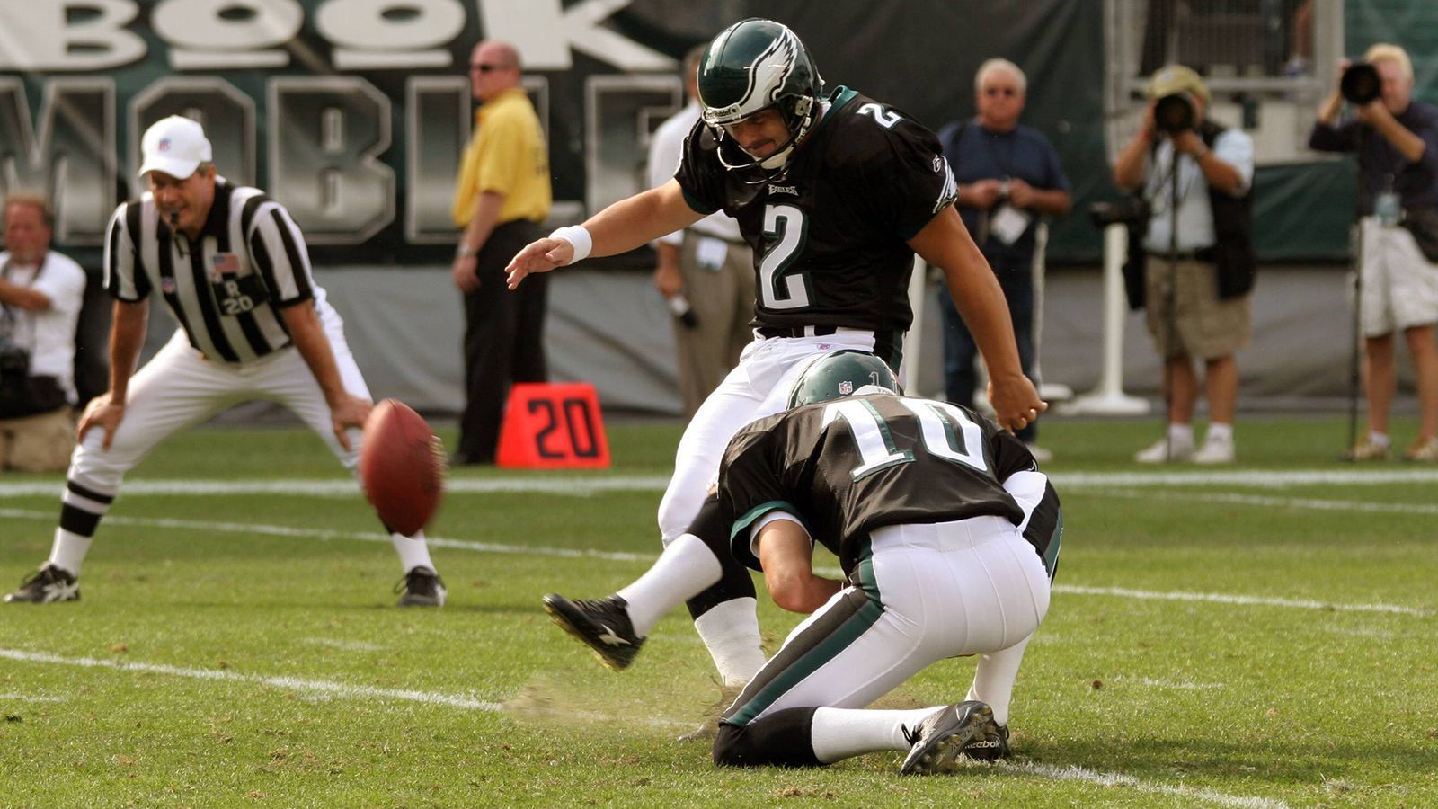
                <strong>Philadelphia Eagles</strong><br>
                &#x2022; David Akers<br>&#x2022; Kicker<br>&#x2022; Spiele: <strong></strong><br>
              