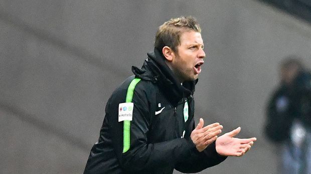 
                <strong>DFB-Pokal: ran.de tippt das Achtelfinale </strong><br>
                Werder Bremen vs. SC Freiburg (Mittwoch ab 18.30 Uhr im LIVETICKER auf ran.de): Werders Trainer Florian Kohfeldt darf weitermachen, da die Verantwortlichen die gewünschte Weiterentwicklung der Mannschaft sehen. Ein Zeichen zugunsten des Trainers, Rückenwind für das Team? Die Freiburger präsentierten sich zuletzt stark. Eigentlich ein typisches Unentschieden. Deshalb der ran.de-Tipp: 5:4 n.E.
              