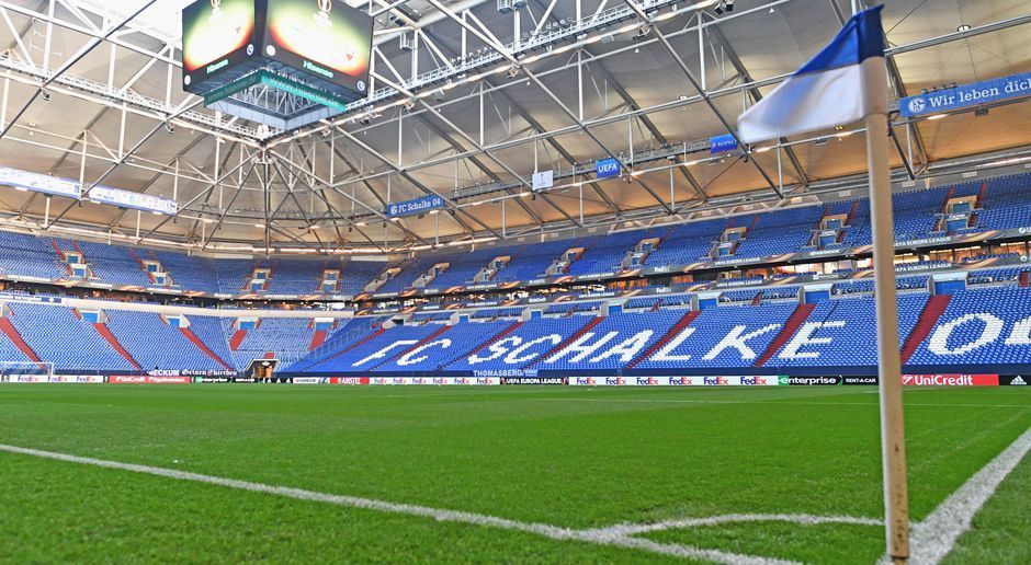 
                <strong>EM-Stadion: Veltins-Arena Gelsenkirchen</strong><br>
                62.271 PlätzeBei der WM 2006 fanden hier vier Gruppenspiele und ein Viertelfinale statt. 
              