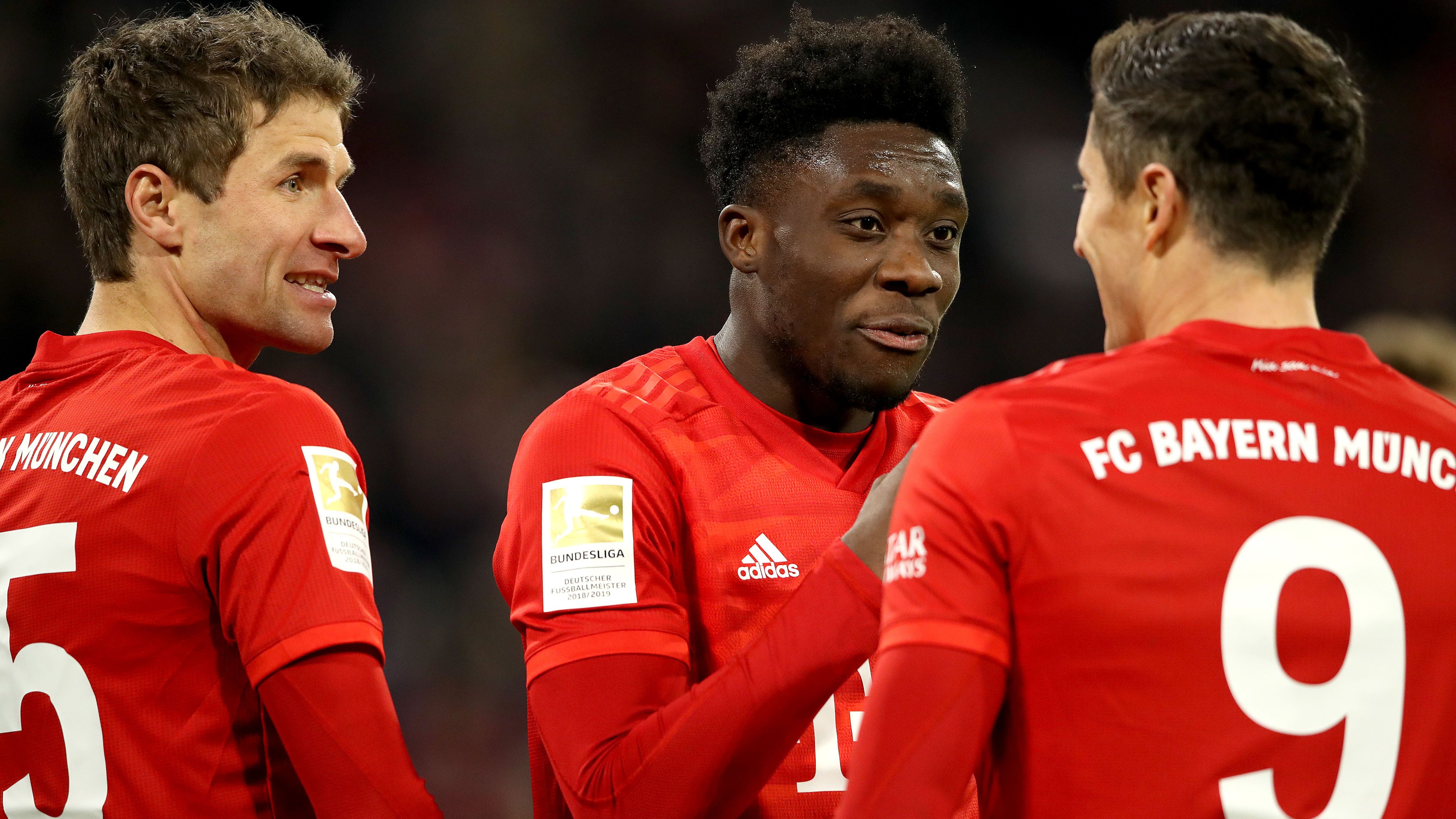 <strong>Alphonso Davies (2018/19)</strong><br>Der wohl beste Wintertransfer des FC Bayern bisher. Seitdem sich der Kanadier dem FCB angeschlossen hat, hat er bereits 179 Pflichtspiele für den Rekordmeister absolviert. Wenngleich aktuell ein Wechsel zu Real Madrid im Raum steht, waren die 14 Millionen Euro damals gut investiert.