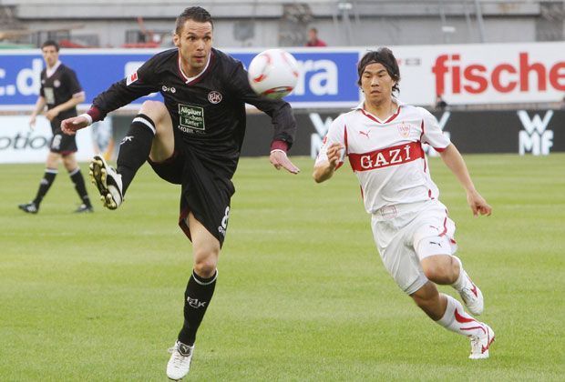 
                <strong>Mai 2011</strong><br>
                Christian Tiffert wird Top-Vorlagengeber der Bundesliga mit 17 Assists für den 1. FC Kaiserslautern.
              
