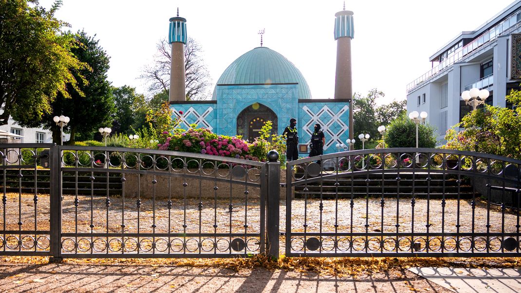 Die Blaue Moschee in Hamburg: Jetzt wird deren Ex-Leiter aufgefordert, Deutschland zu verlassen.