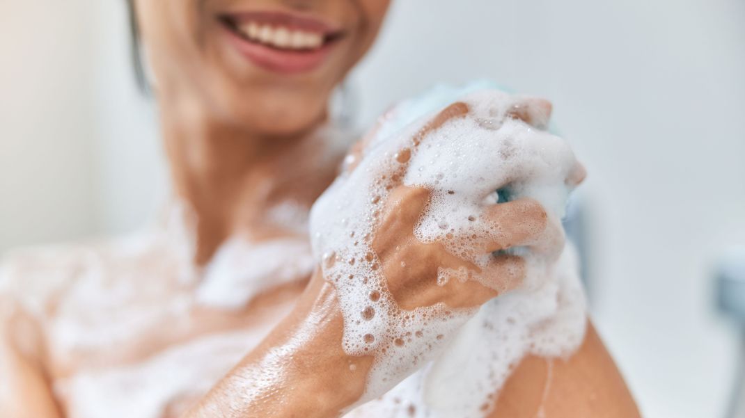 Schaumschläger oder Peeling-Wunder? Wir verraten euch, was Luffa-Schwämme so besonders macht.