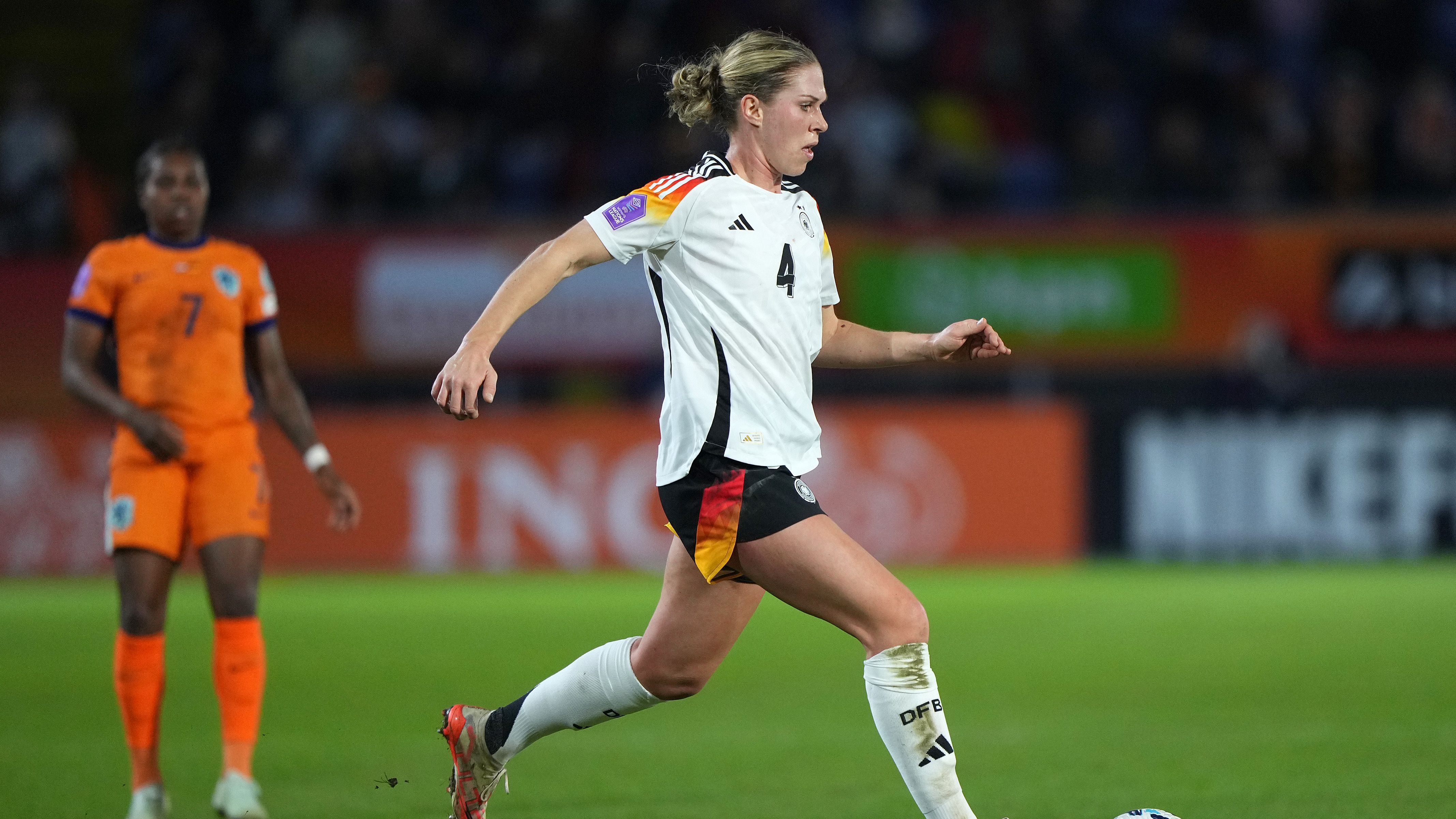 <strong>Rebecca Knaak</strong><br>Position: Abwehr<br>Verein: Manchester City<br>Länderspiele: 4