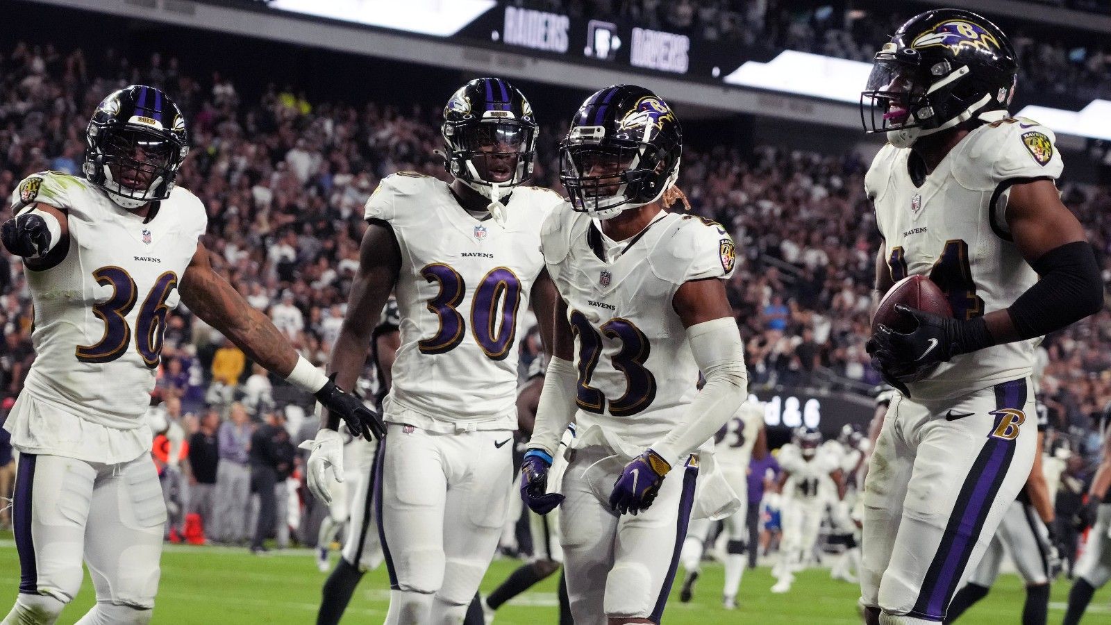 <strong>Platz 12: Baltimore Ravens</strong><br><br>Erzielte Interceptions: 131<br>Erzielte Fumbles: 95<br>Takeaways gesamt: 226<br><br>Kassierte Interceptions: 144<br>Kassierte Fumbles:&nbsp; 73<br>Giveaways gesamt: 217<br><br>Turnover-Differenz: +9