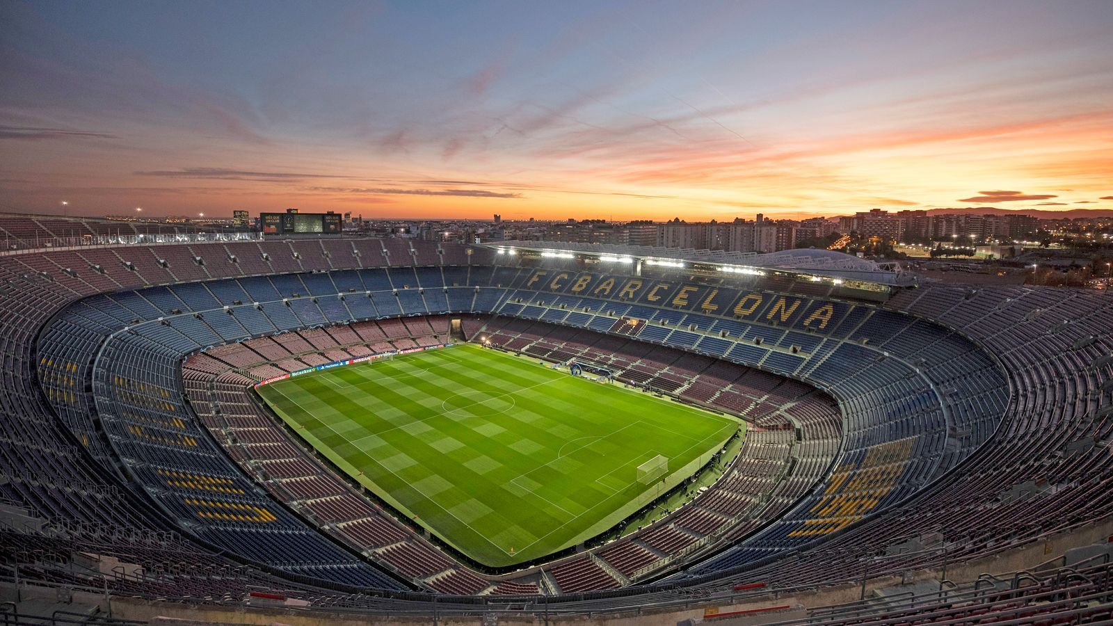 
                <strong>1. Camp Nou (FC Barcelona)</strong><br>
                Kapazität: 99.354
              