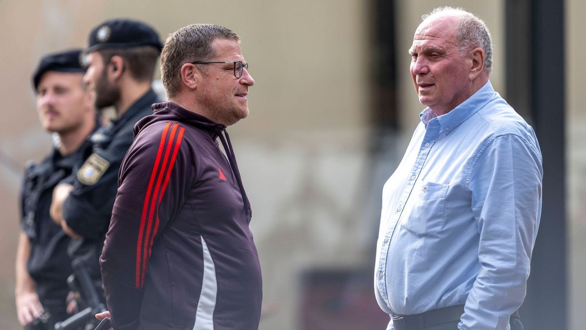 24.07.2024: Fußball: Testspiel FC Rottach-Egern - FC Bayern München im Trainingslager. Uli Hoeneß (r.) spricht mit Sportvorstand Max Eberl. *** 24 07 2024 Football test match FC Rottach Egern FC Ba...