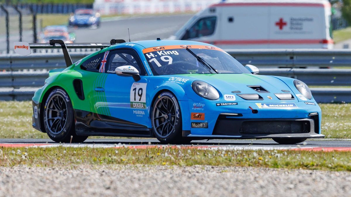 Harry King gewinnt am Nürburgring.