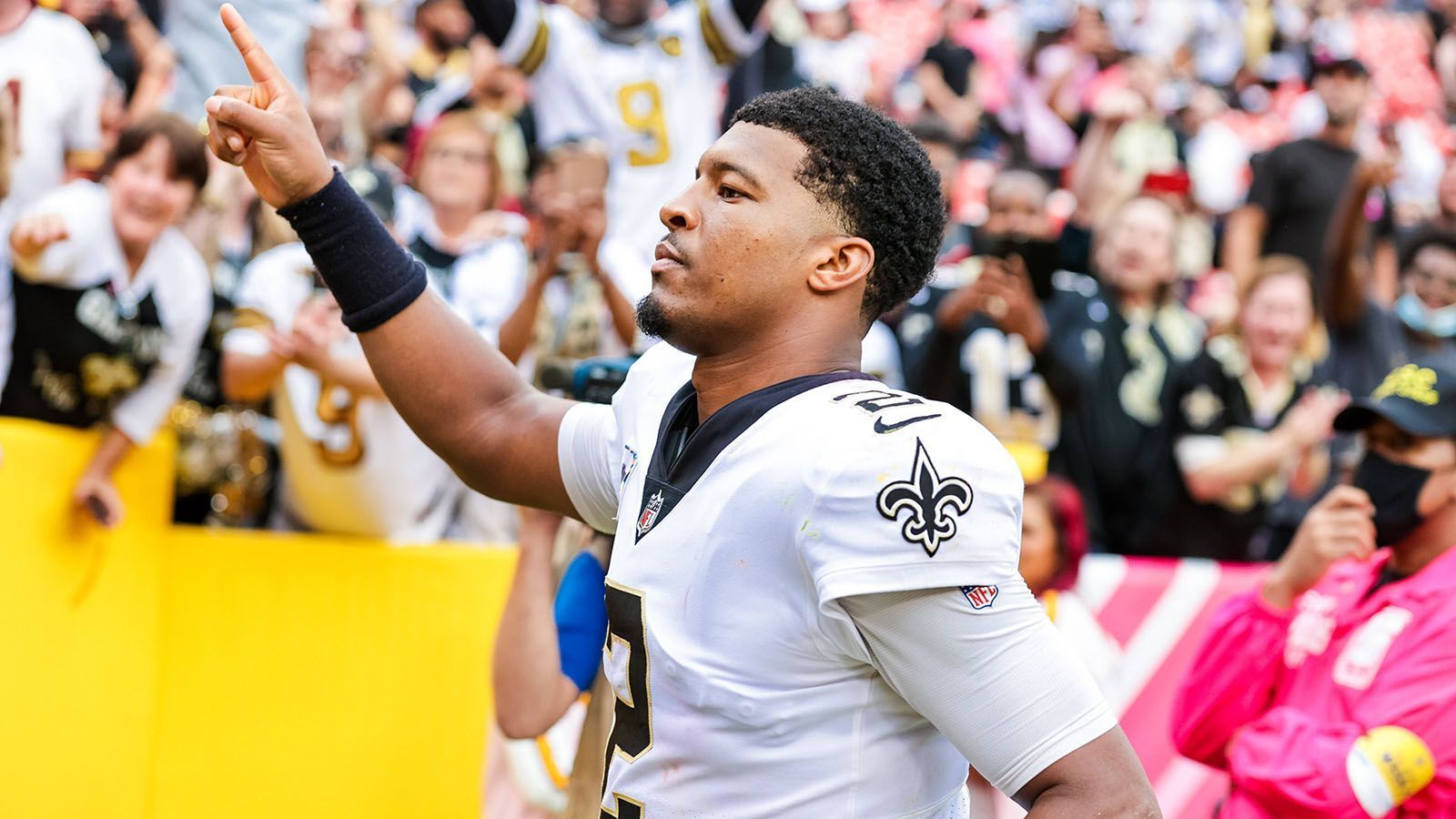 
                <strong>New Orleans Saints at Atlanta Falcons</strong><br>
                &#x2022; Volker Schenk: <strong>Saints</strong><br>&#x2022; Mattis Oberbach: <strong>Saints</strong><br>&#x2022; Roman Motzkus: <strong>Saints</strong><br>&#x2022; Icke Dommisch: <strong>Saints</strong><br>&#x2022; Carsten Spengemann: <strong>Saints</strong><br>&#x2022; Jonas Friedrich: <strong>Saints</strong><br>
              