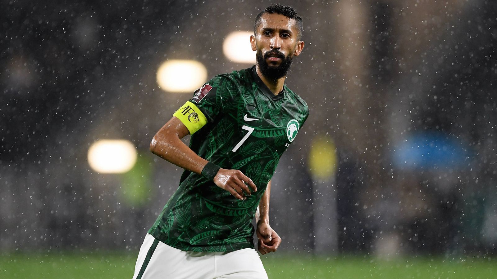 
                <strong>Saudi Arabien: Salman Al-Faraj - Gruppe C</strong><br>
                &#x2022; Aktueller Verein: Al-Hilal Saudi FC<br>&#x2022; Länderspiele: 69<br>&#x2022; Vorgänger bei der WM 2018: Osama Hawsawi<br>
              