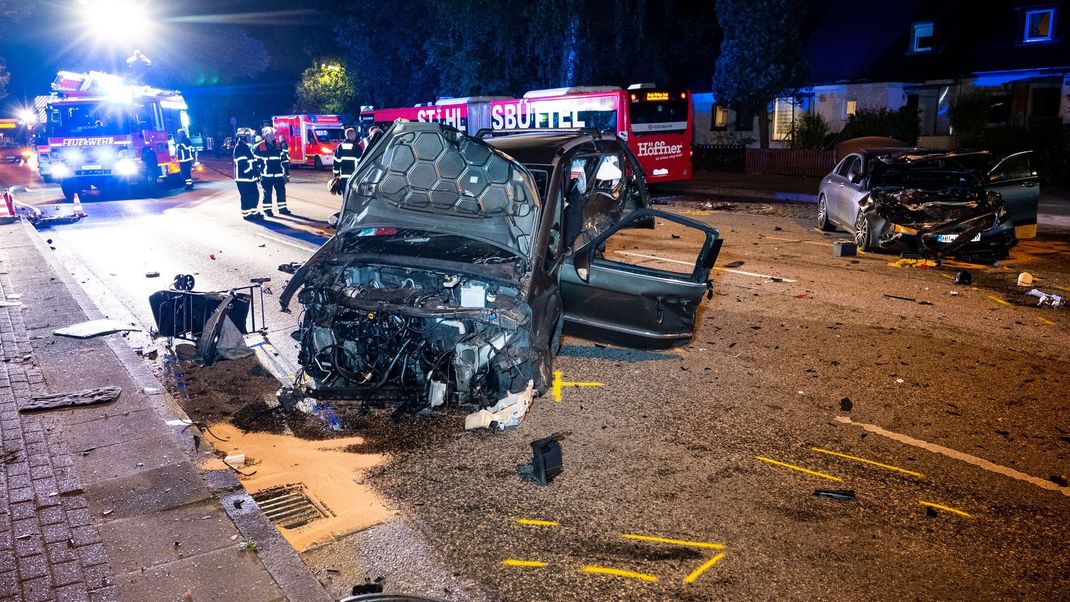 Ein Kleinkind ist bei dem Unfall in Hamburg-Billstedt ums Leben gekommen.