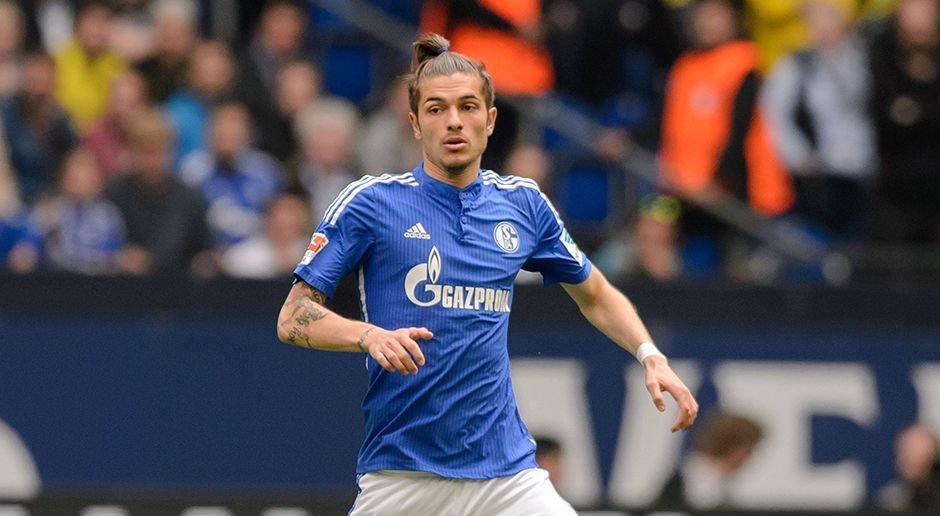
                <strong>Roman Neustädter</strong><br>
                Roman Neustädter: Kämpfte zu Beginn damit, den immer wieder anstürmenden Pulisic in den Griff zu kriegen. Im Spielaufbau gelang ihm genauso wenig wie Matip. Kurz nach der Halbzeit ließ er sich dann aus der Viererkette ziehen und musste mitansehen, wie Kagawa den Ball sehenswert ins Tor lupft. Beim 2:1 unterschätzte er die abgefälschte Flanke und ließ Ginter zum nächsten Tor einnicken. Neustädter zeigte mal wieder, dass er in der Innenverteidigung nicht mehr als eine Notlösung ist. ran-Note: 6
              