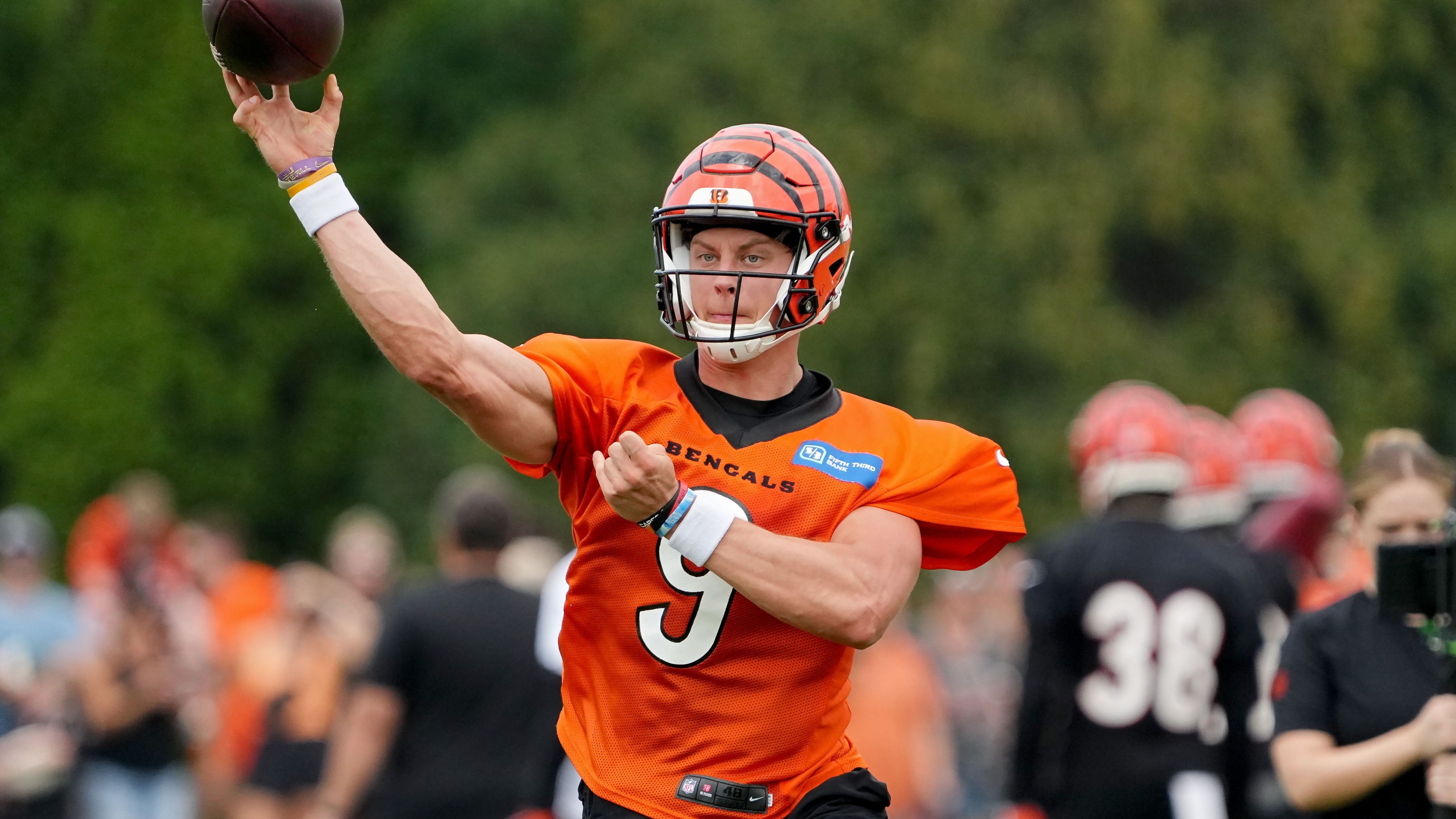 <strong>Cincinnati Bengals</strong><br>- Joe Burrow (Foto): Der Quarterback ist definitiv das Herzstück der Mannschaft.<br>- Ja'Marr Chase: Mit Burrow zusammen ist Chase oft nicht zu verteidigen für gegnerische Defenses.<br>- Trey Hendrickson: Frisch verlängert möchte Hendrickson wieder angreifen.<br>- Orlando Brown: Die große Schwäche der Bengals - die O-Line - soll durch Brown endlich behoben werden.<br>- Logan Wilson: Der Linebacker ist enorm wichtig für die Stabilität der Defense in der Mitte.