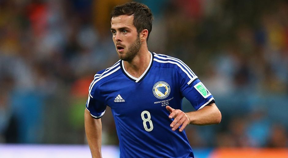 
                <strong>Ersatzbank: Miralem Pjanic</strong><br>
                Nation: Bosnien-HerzegowinaVerein: Juventus TurinAlter: 27
              