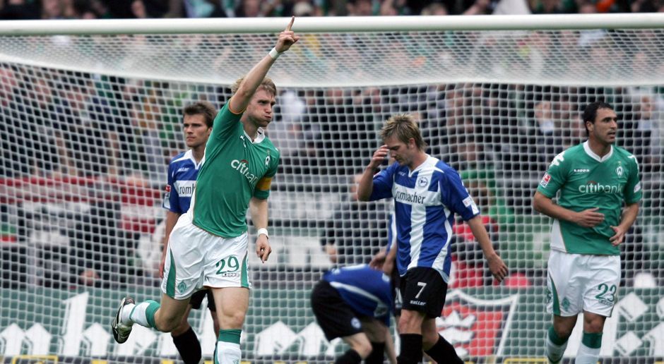 
                <strong>2007: Werder Bremen - Arminia Bielefeld 8:1</strong><br>
                Nicht nur die Bayern können Gegner zerlegen, auch Werder Bremen gelingt beim 8:1 gegen Arminia Bielefeld im September 2007 ein munteres Scheibenschießen. Peter Niemeyer eröffnet den Torreigen, danach treffen Boubacar Sanogo und Hugo Almeida doppelt. Ein Treffer erzielen auch Per Mertesacker (Bild), Markus Rosenberg und Diego, für Arminia markiert Artur Wichniarek den Ehrentreffer.
              