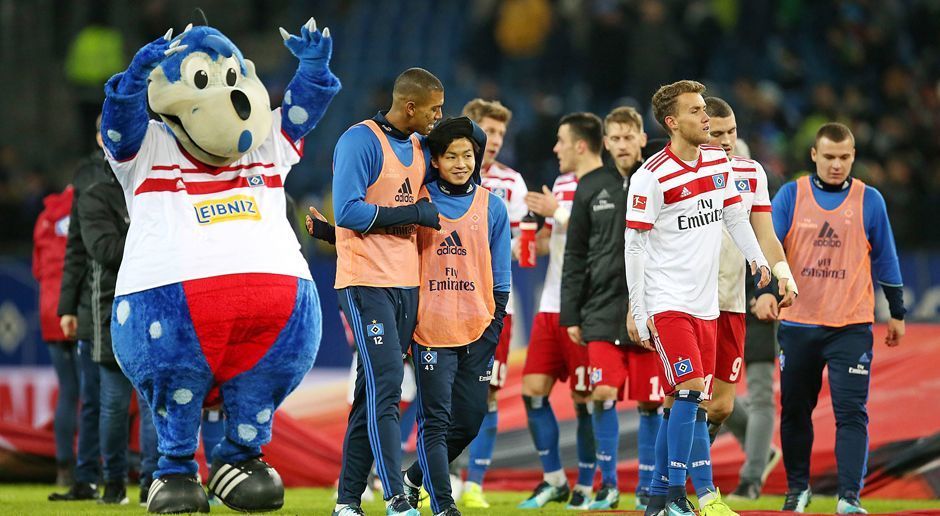 
                <strong>Platz 17: Hamburger SV – Die nächste Last-Minute-Rettung?</strong><br>
                Der Ruf der "Unabsteigbaren" könnte nun ein Ende finden. Der Hamburger SV steht vor dem ersten Abstieg der Vereinsgeschichte. Dies ließe sich nur verhindern, wenn der HSV das Heimspiel gegen Gladbach gewinnt und zudem der VfL Wolfsburg das Heimspiel gegen den 1. FC Köln verliert. Eigentlich ist das ein eher unwahrscheinliches Szenario. Aber beim HSV weiß man ja nie…
              