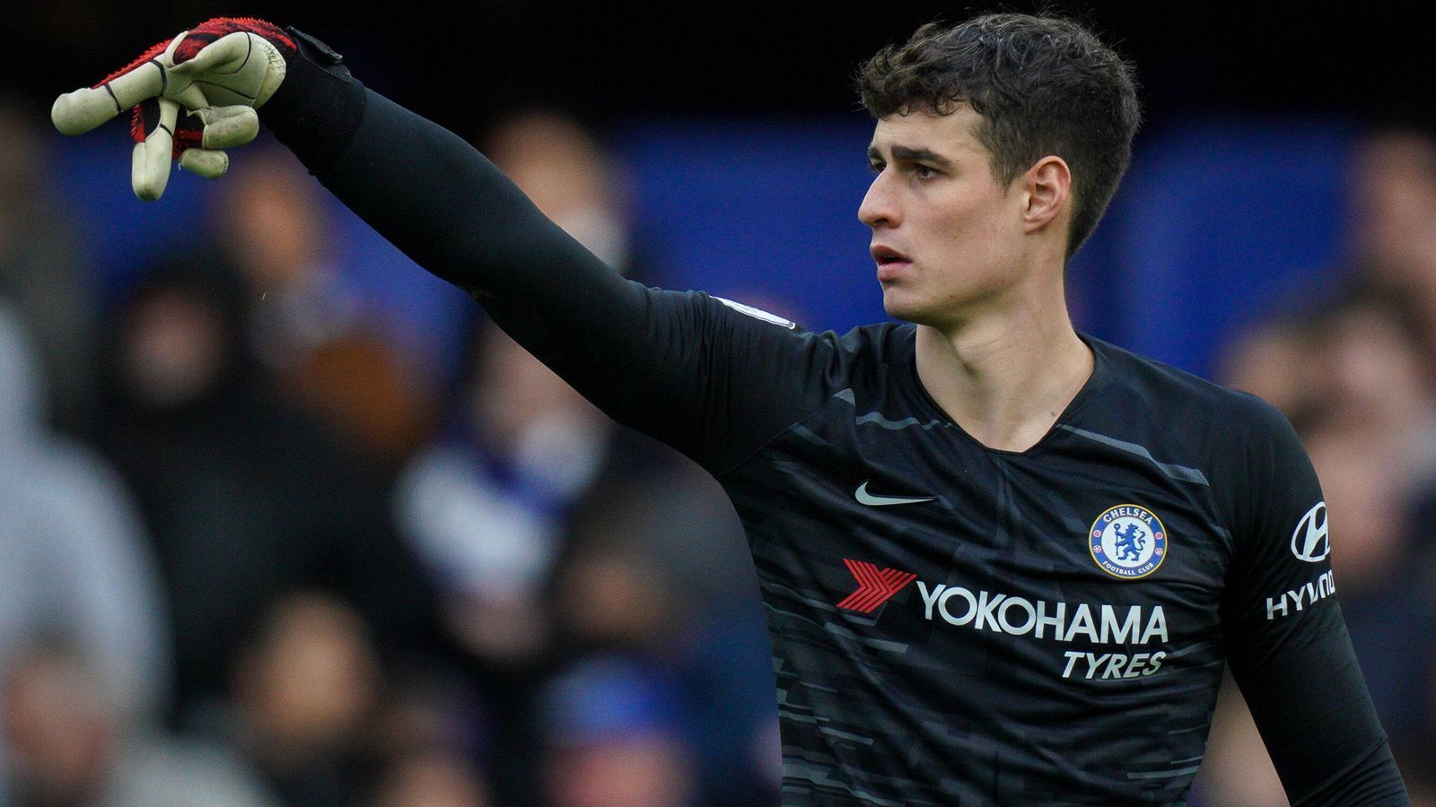 
                <strong>Kepa (Torwart, 25 Jahre)</strong><br>
                Kepa wechselte im Sommer 2018 für eine Ablöse von 80 Millionen Euro zum FC Chelsea und wurde somit zum teuersten Torwart der Welt. In dieser Saison geriet er aufgrund schwacher Leistungen in die Kritik und wurde für vier Ligaspiele durch Willy Caballero ersetzt. Auch wenn Kepa danach in das Tor zurückkehrte, wäre Chelsea für Angebote wohl offen. Sein Vertrag läuft noch bis Sommer 2025.
              