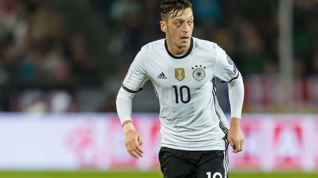 
                <strong>Mesut Özil</strong><br>
                Verein: FC ArsenalPosition: MittelfeldLänderspiele: Prognose: Sicher dabei
              