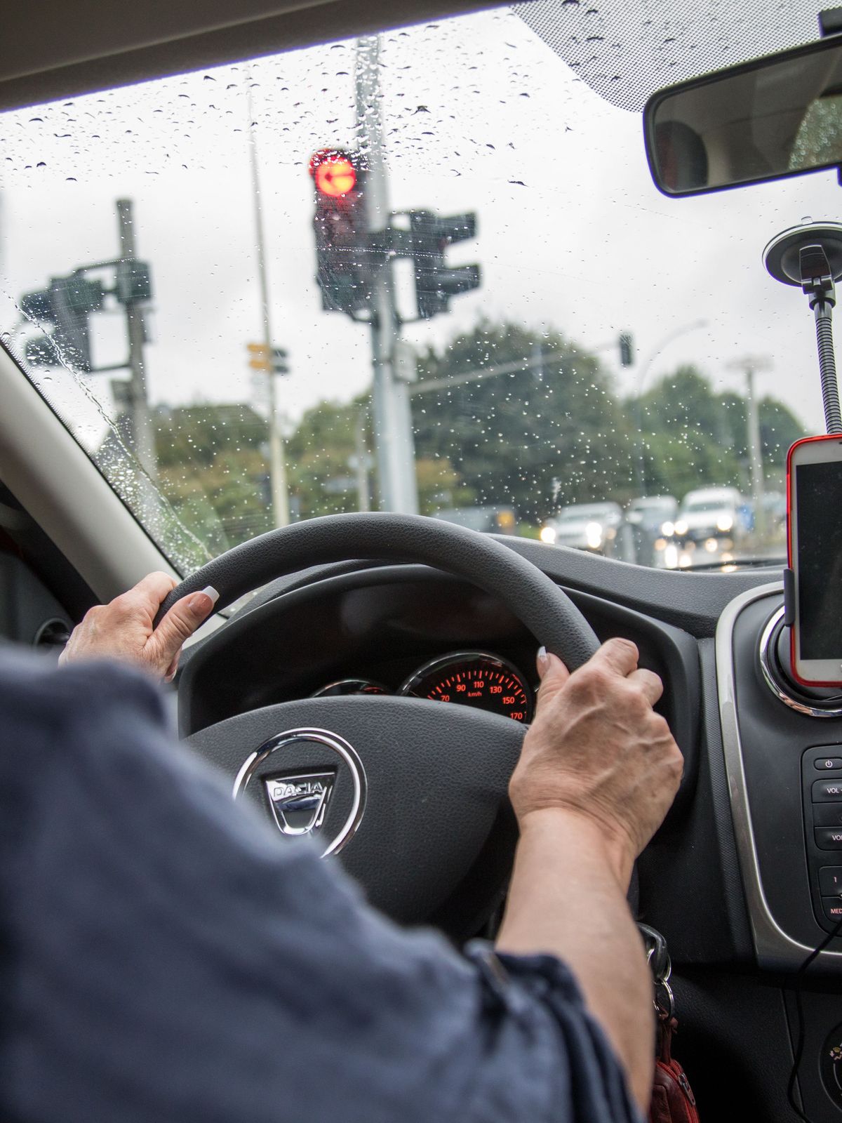 Ein Auto kann auch für Bürgergeld-Empfänger:innen wichtig sein, um Arbeit annehmen zu können.