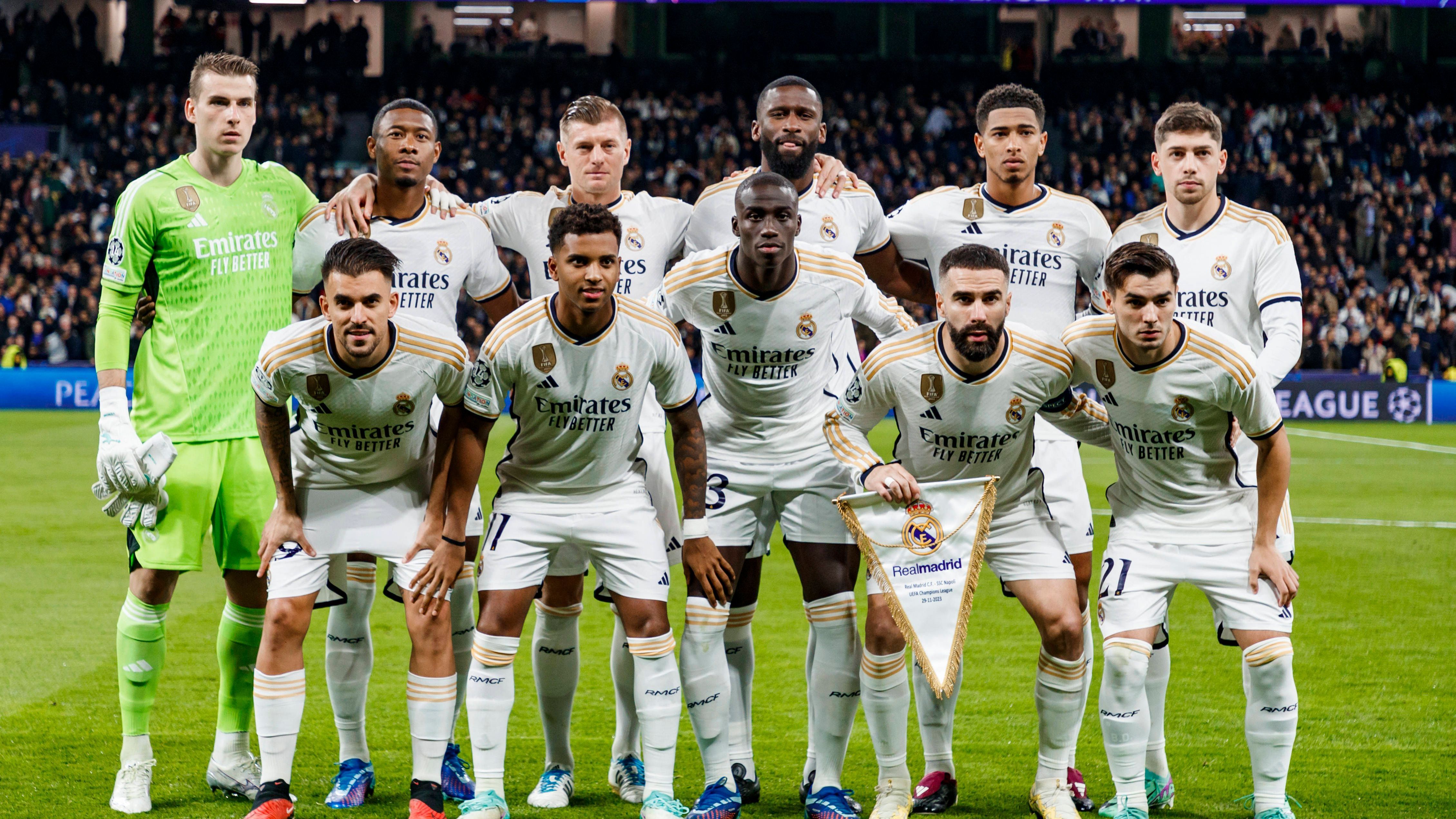 <strong>3. Platz: Real Madrid</strong><br>Die Galaktischen befinden sich in LaLiga aktuell auf dem zweiten Platz. Ihre einzige Niederlage rührt aus dem 1:3 gegen Stadtrivale Atletico Madrid und dürfte deshalb besonders wehtun (18 Siege, drei Unentschieden, eine Niederlage).
