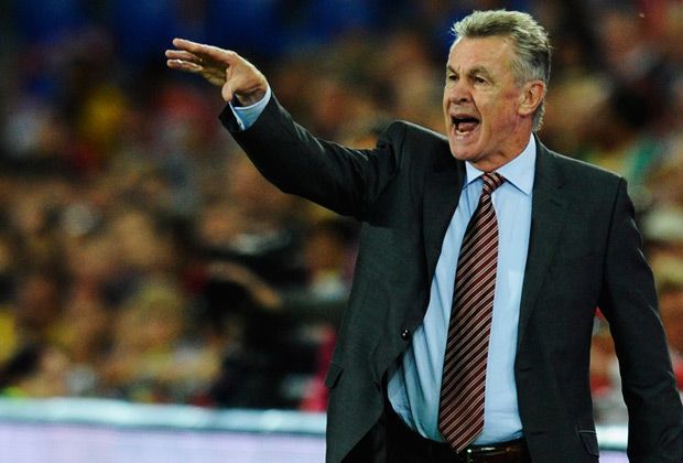 
                <strong>Platz 5: Ottmar Hitzfeld (Schweiz)</strong><br>
                Da ist Ottmar Hitzfeld finanziell sogar etwas besser aufgestellt. Der Trainer der Eidgenossen profitiert sicher von seinem erstklassigen Ruf und kassiert pro Jahr 2.762.377 Euro.
              