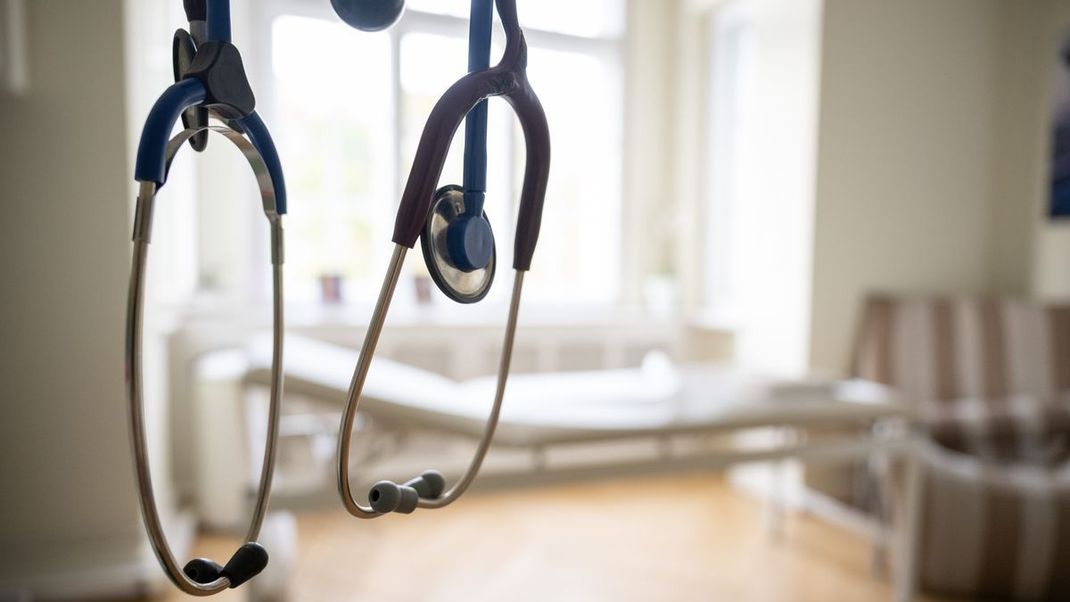 Fehlende Fachkräfte belasten das Gesundheitssystem – kann per KI Abhilfe geschaffen werden? 