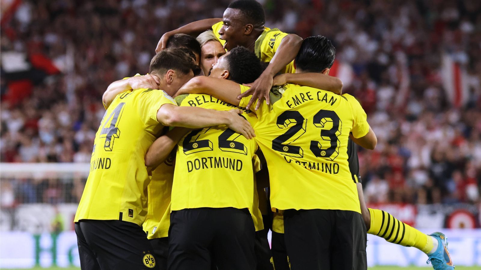 
                <strong>Platz 7: Borussia Dortmund</strong><br>
                Die Champions-League-Saison von Borussia Dortmund steht in völligem Kontrast zur bisherigen Bundesliga-Saison der Schwarz-Gelben. Während der BVB in der heimischen Liga eine wacklige Leistung nach der nächsten abliefert, waren alle drei Spiele in der Königsklasse überzeugend. Einem mehr als souveränen 3:0 gegen Kopenhagen folgte eine knappe wie unglückliche 1:2-Niederlage gegen Manchester City, dem wohl formstärksten Klub derzeit in ganz Europa. Zuletzt besiegte Schwarz-Gelb den FC Sevilla trotz enger Personaldecke auswärts mit 4:1. Bei fünf Punkten Vorsprung vor Platz drei wird es schwer, dem BVB noch Platz eins oder zwei zu nehmen.
              