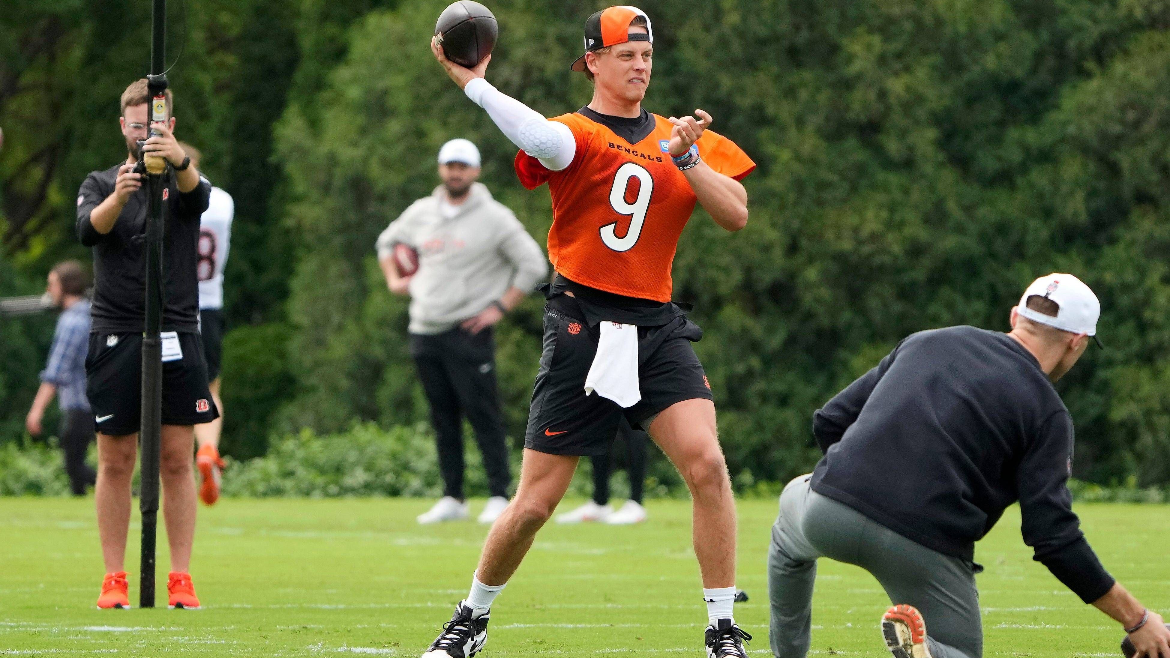 <strong>Sonntag: New England Patriots at Cincinnati Bengals</strong><br>Schmerzlich wurde Quarterback Joe Burrow (im Bild) von den Bengals vermisst. Nach Woche 11 fiel der ehemalige Nummer-1-Pick für den Rest der Saison 2023 aus. Kommt er wieder in Topform zurück, kann es für die Bengals weit gehen in dieser Spielzeit. Ein Sieg gegen ein New England im Neuaufbau ist da fast schon Pflicht.&nbsp;