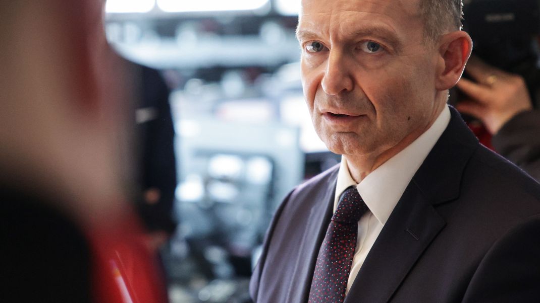 Verkehrsminister Volker Wissing setzt den Koalitionspartnern im Streit über das neue Klimaschutzgesetz eine Frist.