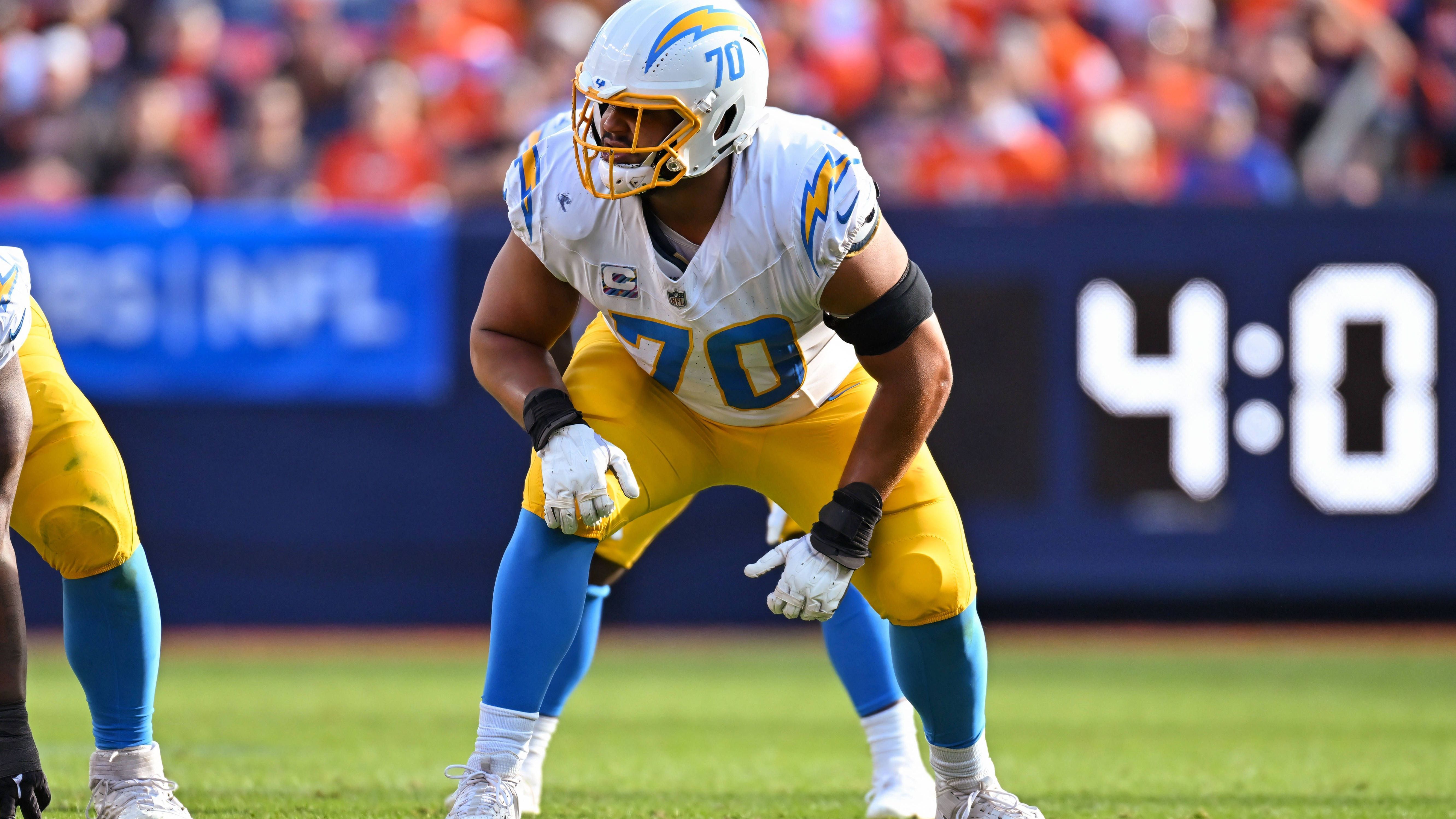 <strong>Rashawn Slater (Los Angeles Chargers)</strong><br>Slater geht in das letzte Jahr seines Rookie-Deals – die Fifth-Year-Option bringt ihm 19 Millionen Dollar. Nach einer dominanten Saison unter Jim Harbaugh ist klar: Der 26-Jährige wird bald zu den absoluten Topverdienern unter den Offensive Tackles gehören – mit einem möglichen Jahresgehalt von bis zu 30 Millionen Dollar.