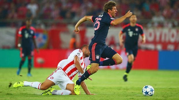 
                <strong>Thomas Müller</strong><br>
                Thomas Müller: Typischer Müller. Teilweise völlig unsichtbar, dann wieder der Wusler vor dem Herrn. Müller-untypisch: Sieht Gelb. In Hälfte zwei dann da. Ob Genie oder Zufall. Ein Müller-Moment - und der entscheidende. Allein wegen des Traumtors - ran-Note: 1
              
