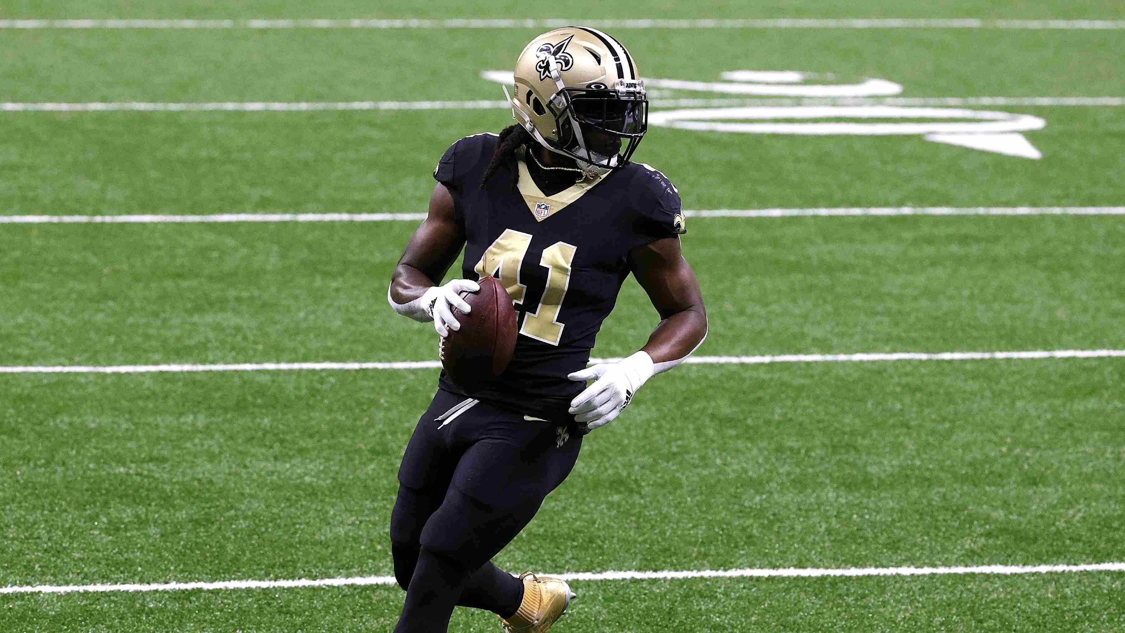 
                <strong>Running Back: Alvin Kamara - 27 Punkte </strong><br>
                Im Spiel gegen die San Francisco stellte Alvin Kamara einmal mehr seine Vielseitigkeit unter Beweis. So kam er auf 15 Rushing Yards mit zwei Touchdowns, während er als Receiver nochmal 83 Yards sowie einen Touchdown beisteuerte. Das bringt den Fantasy-Managern, die Kamara in dieser Woche vertraut haben, insgesamt 27 Punkte ein. 
              