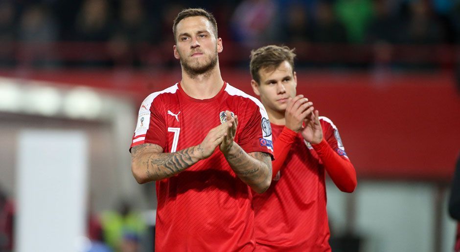 
                <strong>Österreich</strong><br>
                Nach zehn Spieltagen landete die Mannschaft von Trainer Marcel Koller letztlich abgeschlagen mit 15 Punkten auf dem vierten Platz in der Gruppe D. Damit wartet Österreich weiter auf die erste WM-Teilnahme seit 1998. 
              